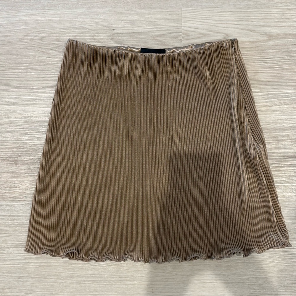 VICI gold pleated skirt